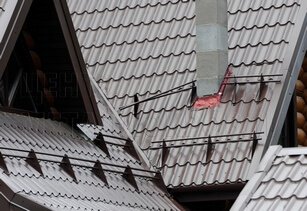 Монтаж снегозадержателя эконом в Тюмени